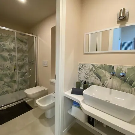 Maschera Di Ferro In Centro Storico Πινερόλο