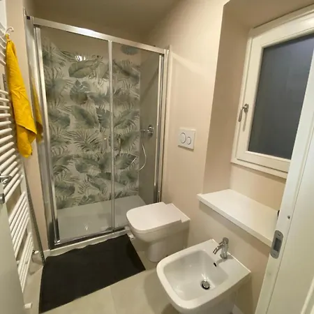 Maschera Di Ferro In Centro Storico Πινερόλο