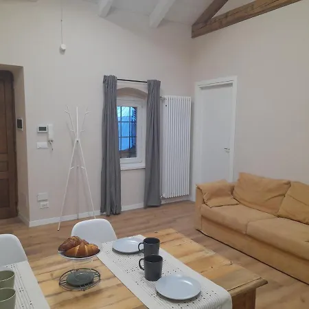 Maschera Di Ferro In Centro Storico * Πινερόλο